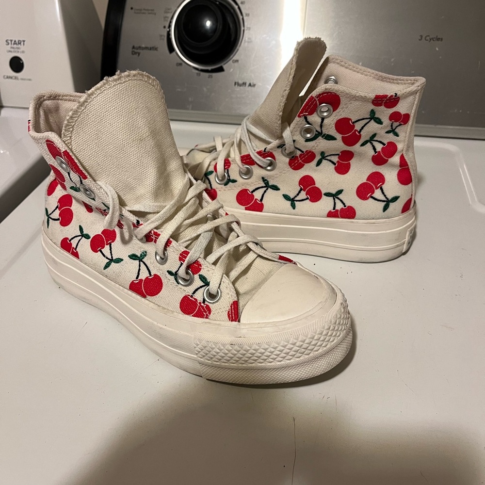 Converse W Chuck Taylor All Star Lift Platform Cherry Shoes Egret A08096C Sz 5